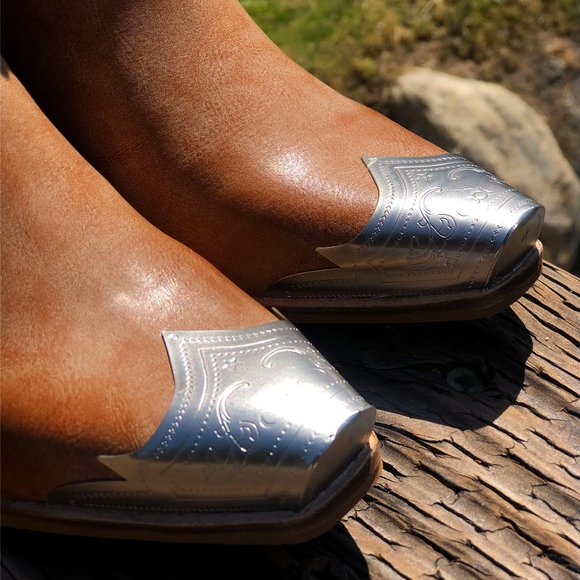 NEW Distressed Nude PU Leather Metal Toe Block Heel Cowgirl Western Ankl… - Picture 10 of 14